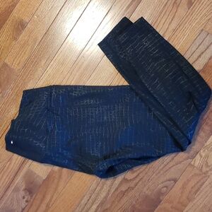 VICTORIA SECRET PINK YOGA PANTS, BLACK, SIZE SMALL, VERY COOL PATTERN! LIKE NEW!